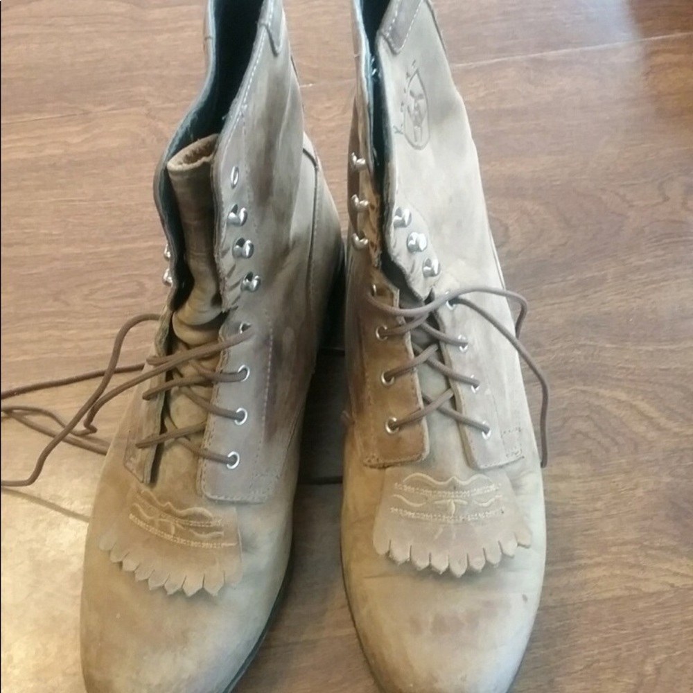 Ariat woman’s size 9.5 western show boots